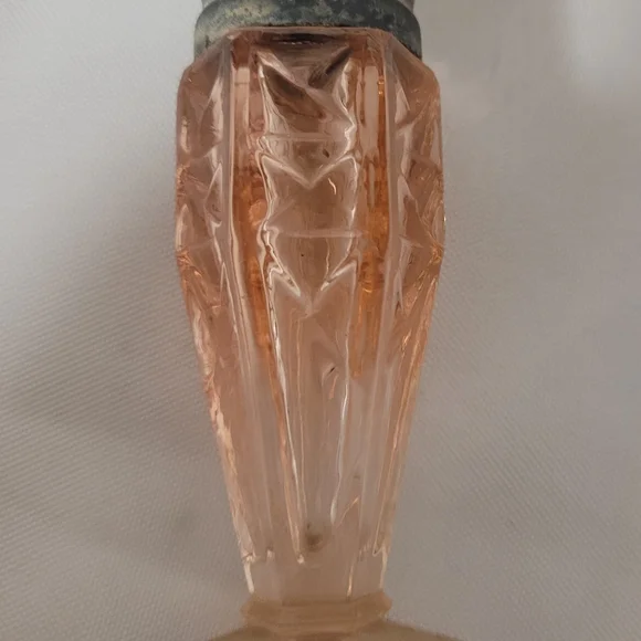 Vintage Pink Glass Salt and Pepper Shakers (109) - Picture 3 of 5